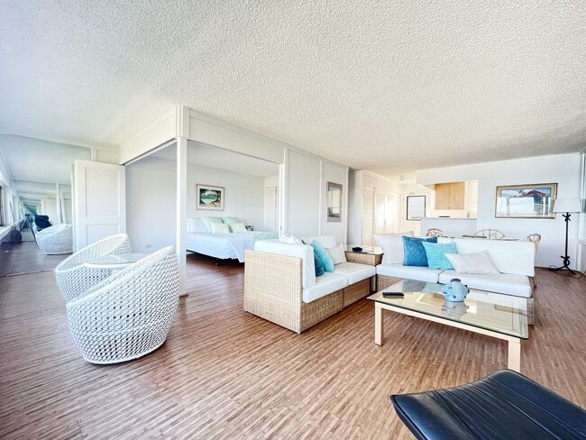 Photo - Ocean Front, Gold Coast, Furnished Condo with Direct Ocean Views! Unidad 1809