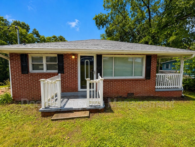 Photo - 403 Warren St