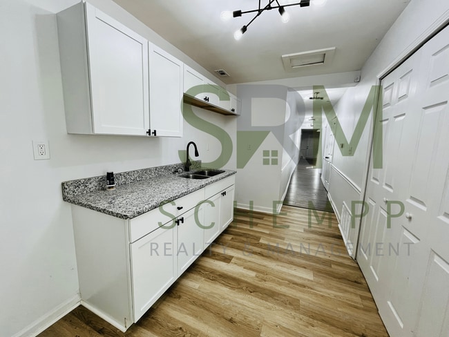 Photo - 615 N 32nd St