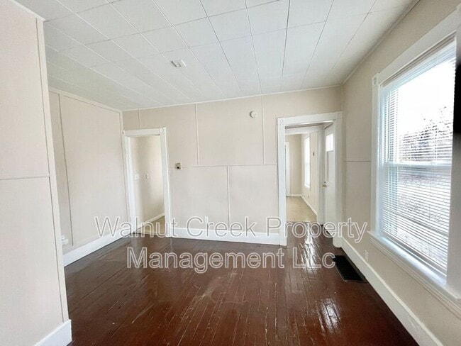 Photo - 1627-1627 E 31st St