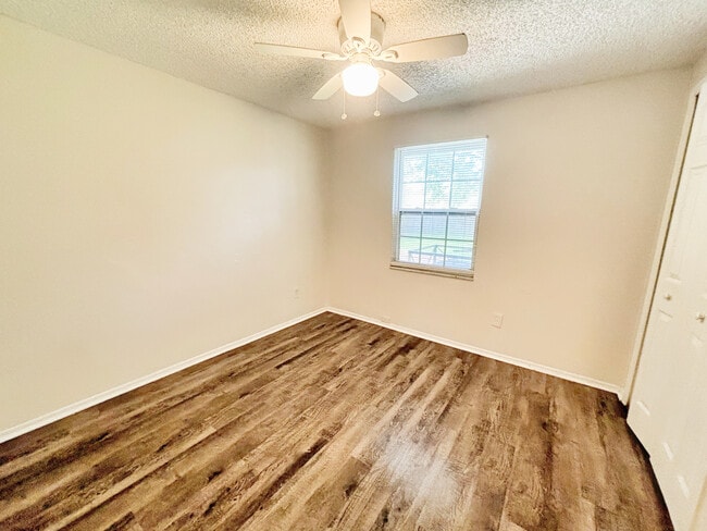 Photo - 2642 Debbie Ct