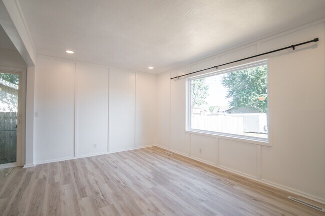 Photo - 3016 W Roxbury St Unit B