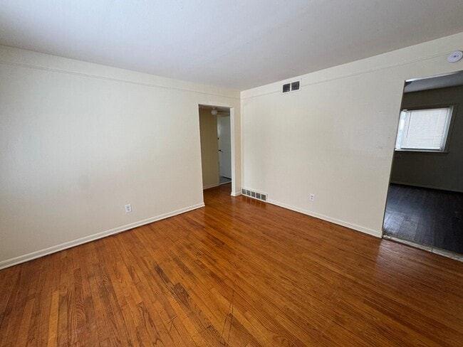 Photo - 14824 Myola Ave