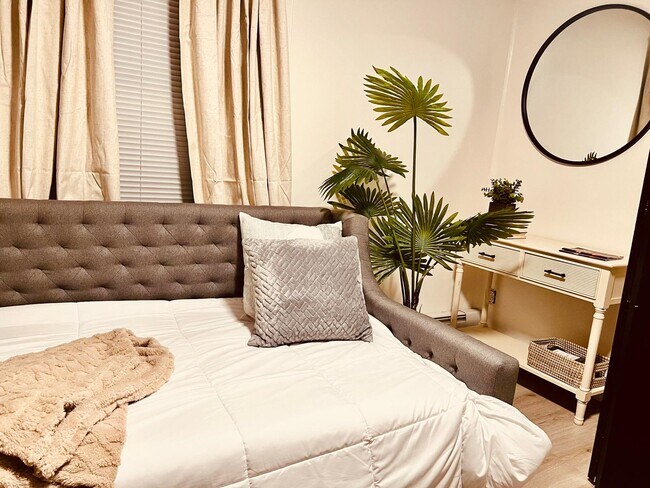 Photo - 154 Grove St