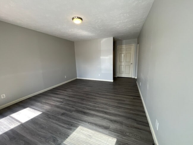 Photo - 32 Georgian Cv Unit R