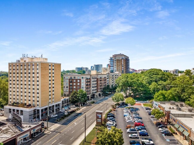 Photo - 2285 Peachtree St NE Condominio Unidad 608