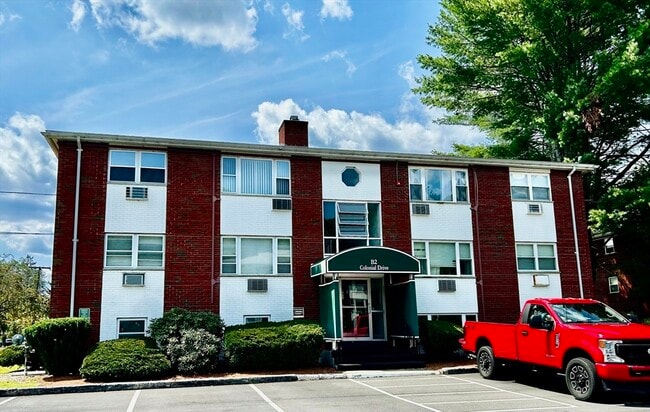 Building Photo - B2 Colonial Dr Unit 4
