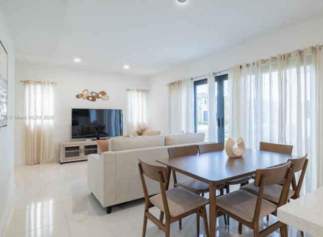 Photo - 1184 NW 2nd Ln