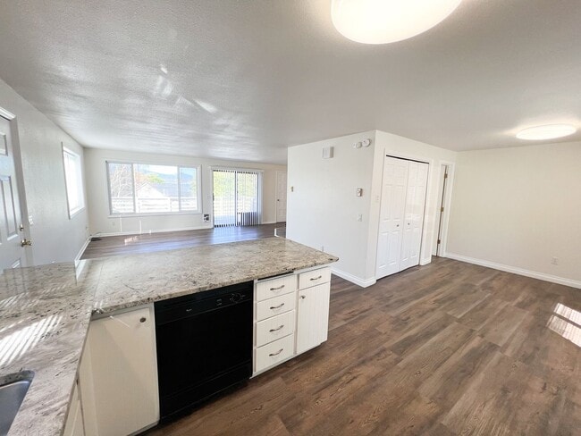 Photo - 1107-1111 Unit 1111 W. OR Ave
