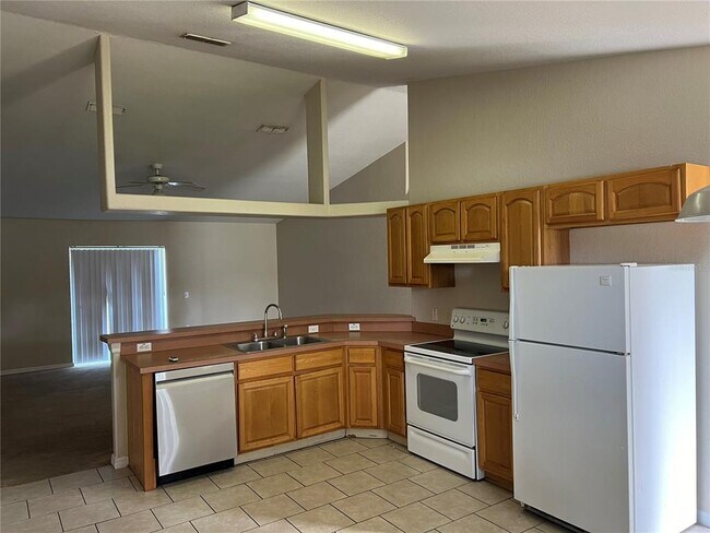 Photo - 138 Inconnu Ct