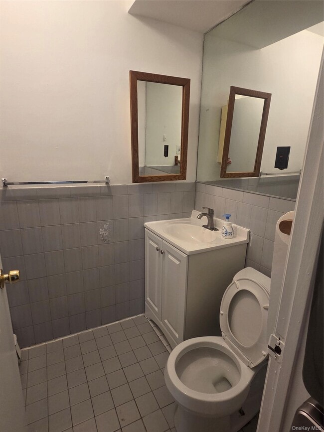 Photo - 47-44 Springfield Blvd