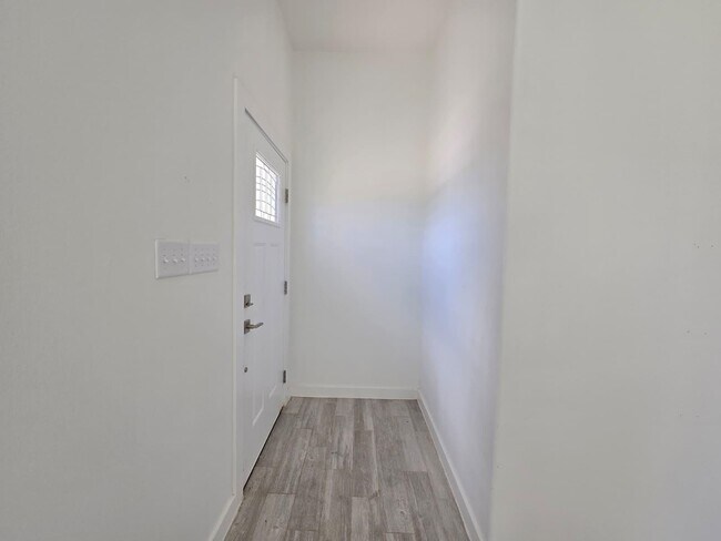 Photo - 1612 Cordova Dr