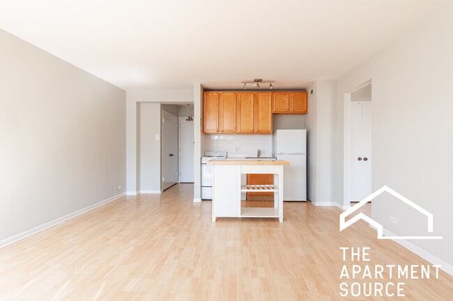 Photo - 445 W Wellington Ave Unit 11D