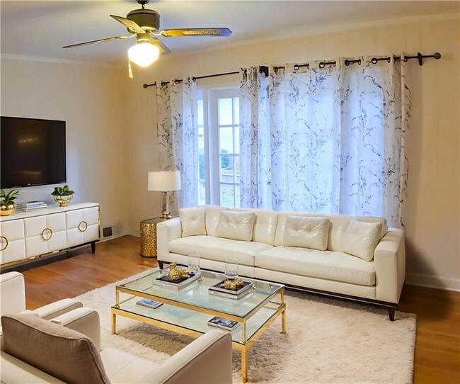 Photo - 998 Ferncliff Rd NE