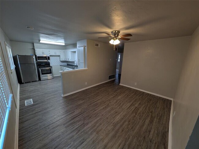 1614 Iowa St
