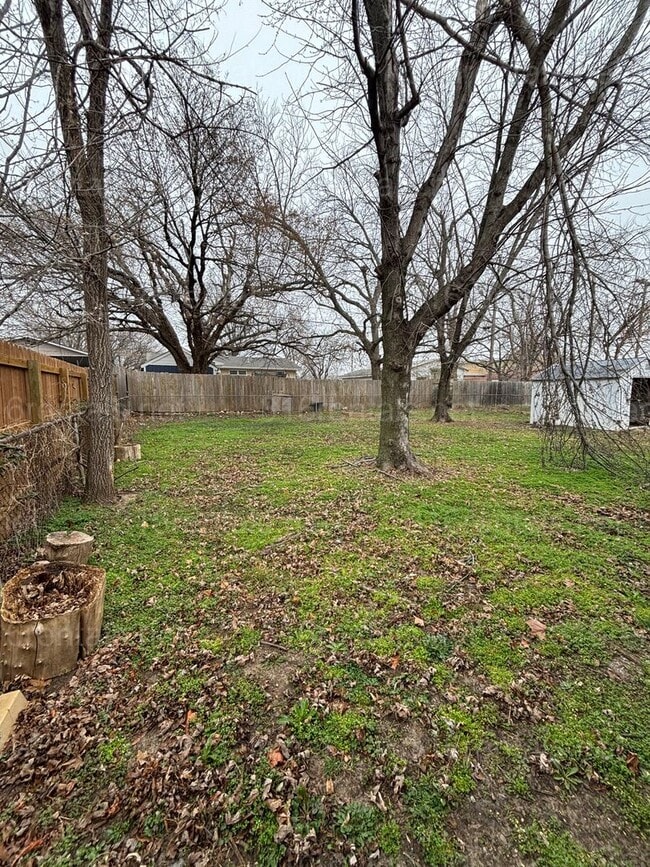 Photo - 3 bed 1 bath house for rent now!