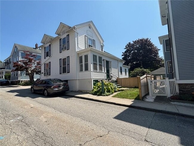 Building Photo - 107 Prospect Hill St Unit 3