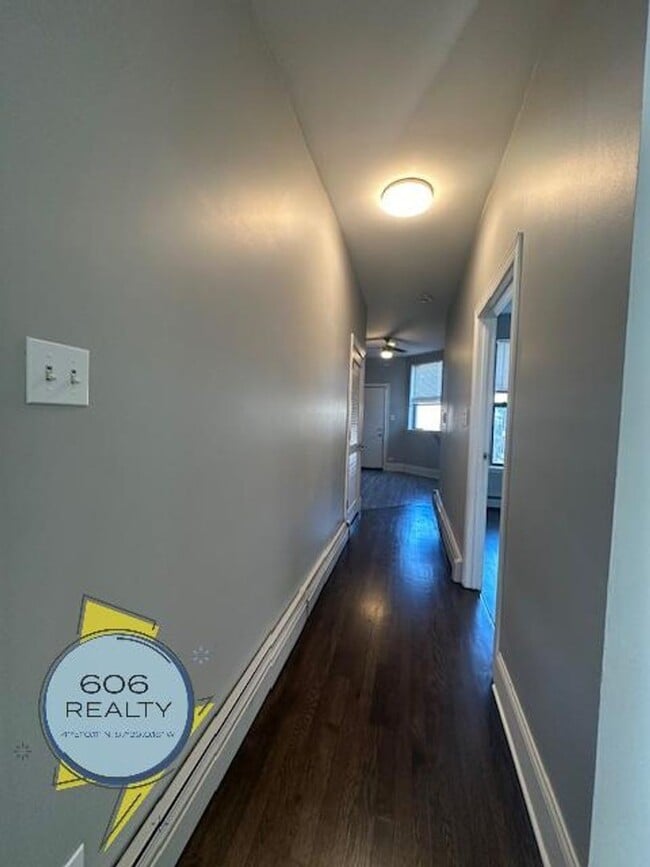 Photo - 368 E 59th St Unidad 3