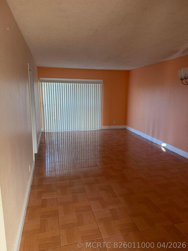 Photo - 8740 N Sherman Cir Unit 507