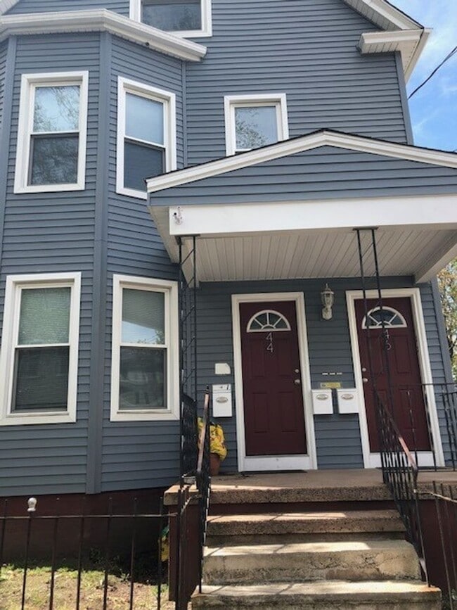 Photo - 44-46 Mechanic St. Unidad 1