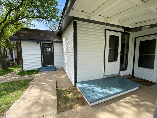 Office/Laundry (Two Door Access to Living Space)