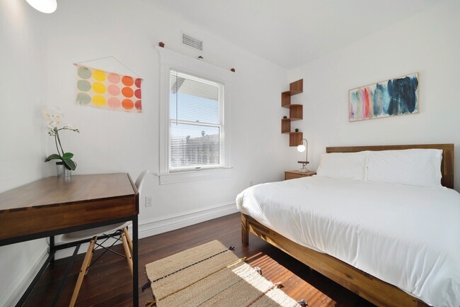 Building Photo - 749 Columbia Ave Unit 301