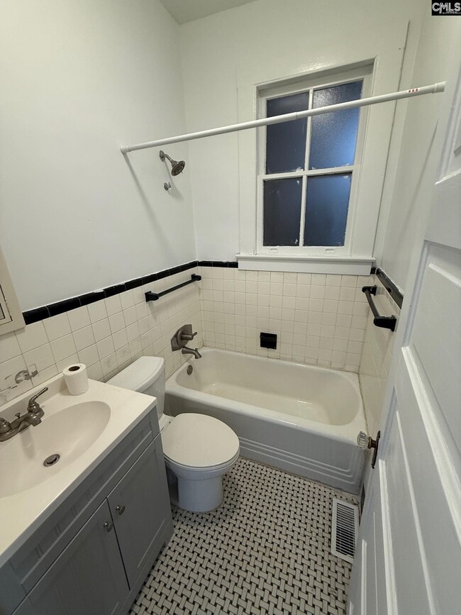 Photo - 1829 Marion St