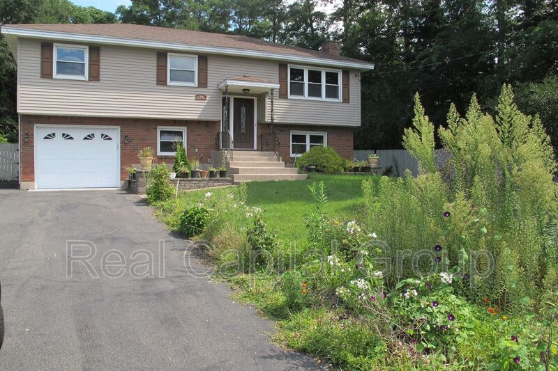 18 Ethel Dr