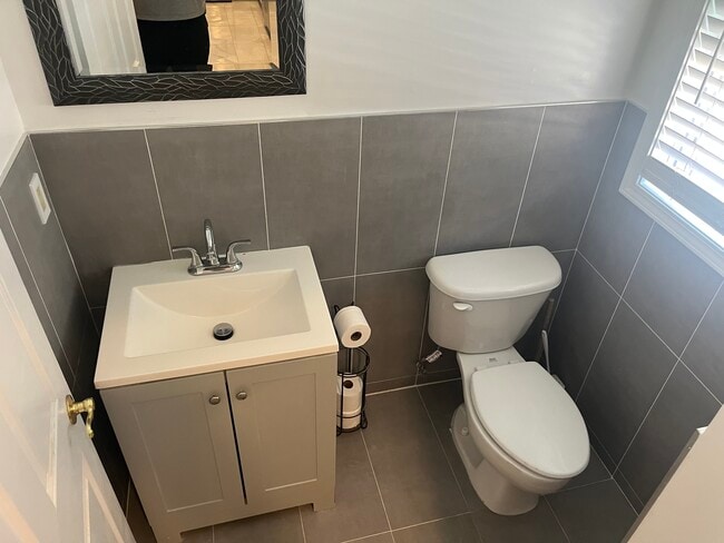 Photo - 308 Hamilton Pl
