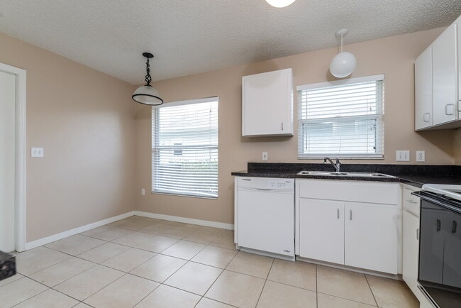 Photo - 1205 Oak Trace Dr