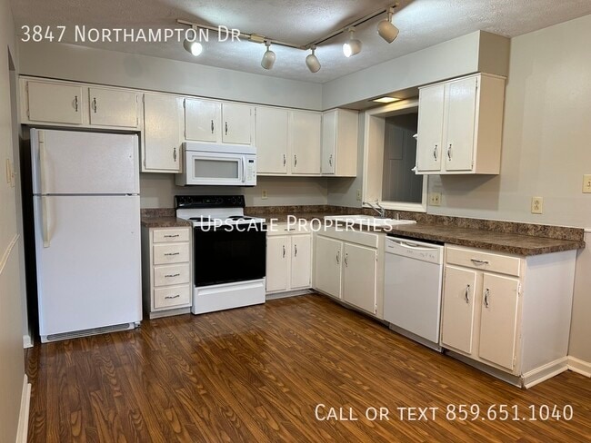 Photo - 3847 Northampton Dr