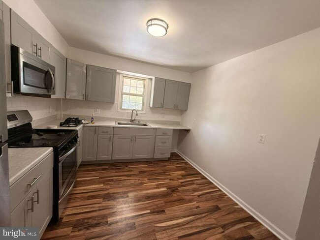 Photo - 9722 51st Ave