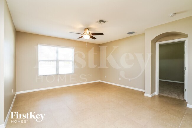 1402 NW Juanita Pl