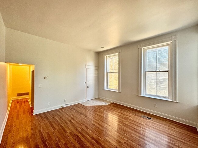 Photo - 2233 Victor St Unit Single Family