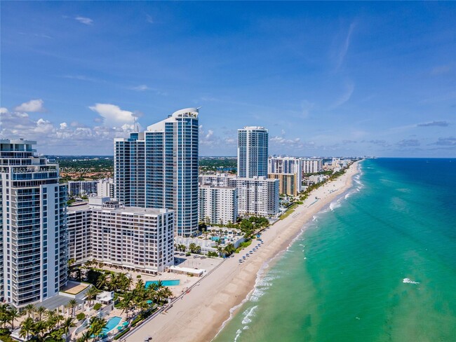 Building Photo - 2501 S Ocean Dr Unit L11 (Available NOW) Rental