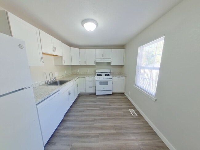 Photo - 4321 E Bayley St