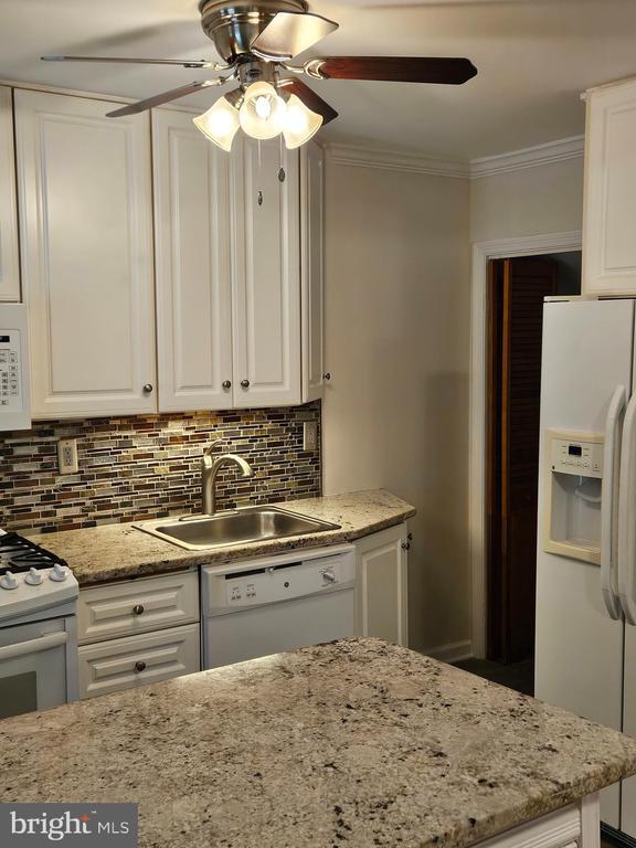 Photo - 7267 Conley St