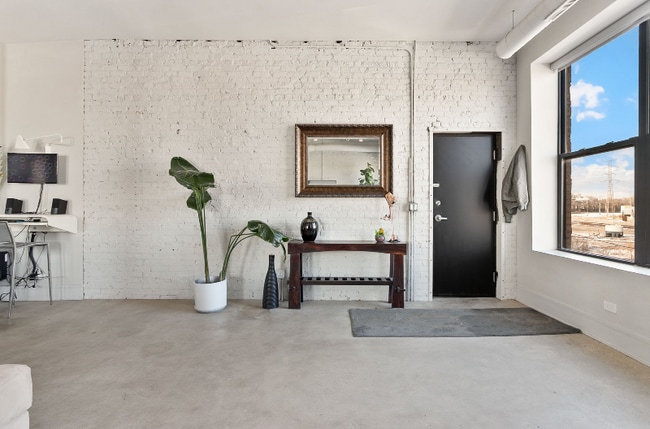 Photo - 2419 W 14th St