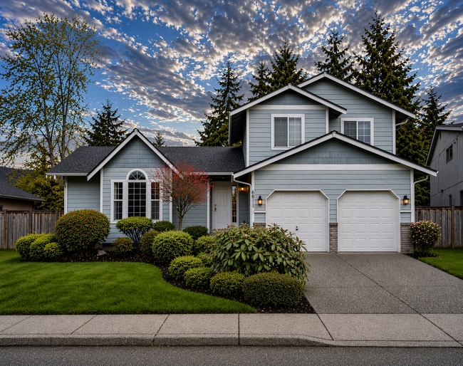 Building Photo - Spacious 3BD/2.5BA in Puyallup | 2-Car Garage + Private Fenced Yard