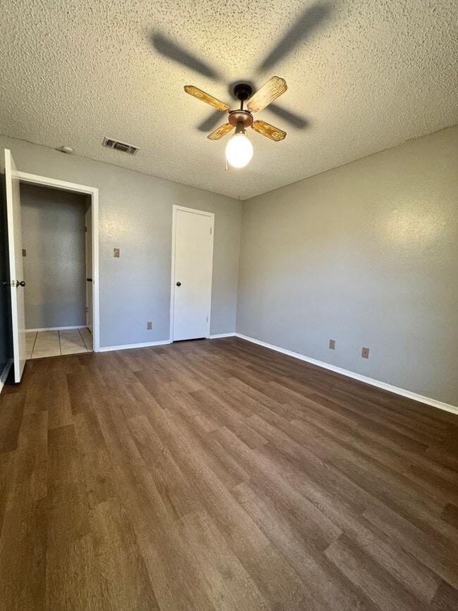 Photo - AVAILABLE NOW - Cozy 3-Bedroom Home in Desirable Neighborhood Near Goodfellow AFB!