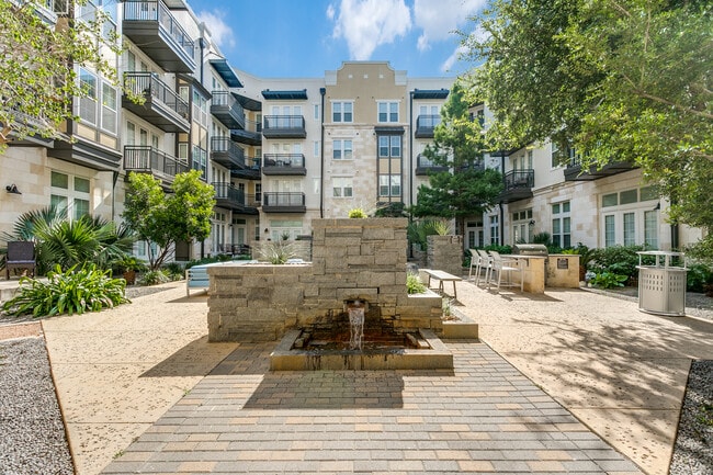 BBQ Area & Outdoor Space - The Residences at La Cantera