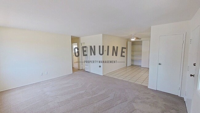 Building Photo - 1415 Cameo Ln Unit 4