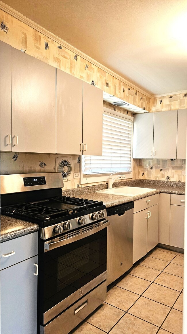 Photo - 359 Waverly St