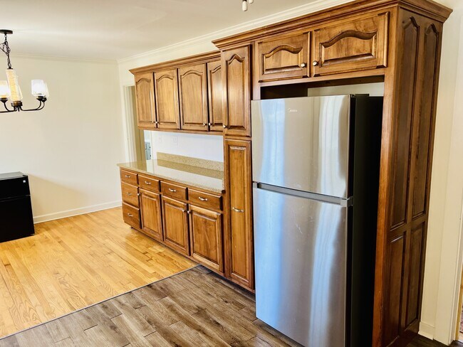 Photo - 1813 Alpine Dr