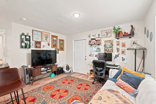 8642 Mallard Reserve Dr Unit 101