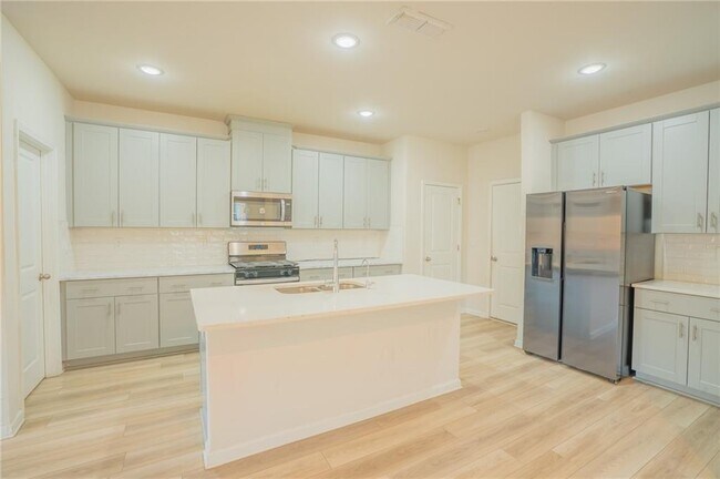 Photo - 1060 Sunny Lk Dr