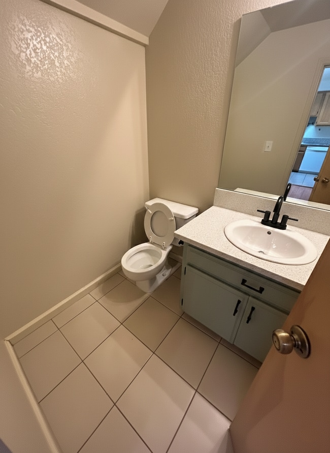 Photo - 10318 Commerce Ave Unit 10318 #8