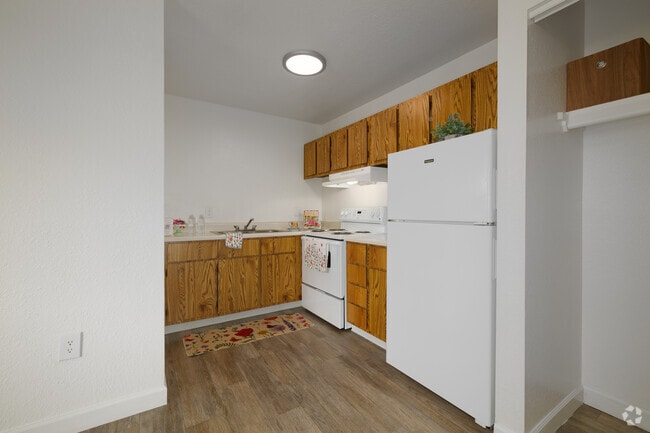 Studio - 400SF - Kitchen