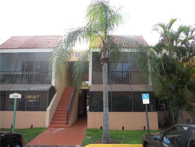Building Photo - 7919 SW 104th St Unit 208-F Rental