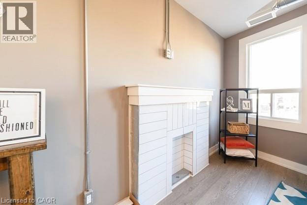 Photo - 1000 King St E Unit 1006